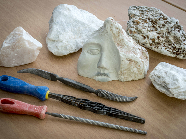 Handarbeit mit Specksteinen, Klinik für Psychiatrie und Psychotherapie, Albertinen Krankenhaus, Standort Hamburg Handarbeit mit Specksteinen, Klinik für Psychiatrie und Psychotherapie, Albertinen Krankenhaus, Standort Hamburg