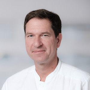 Dr. med. Ole Riemenschneider Leitender Oberarzt, Anästhesiologie & Intensivmedizin Leitender Notarzt - Albertinen Krankenhaus Hamburg Dr. med. Ole Riemenschneider Leitender Oberarzt, Anästhesiologie & Intensivmedizin Leitender Notarzt - Albertinen Krankenhaus Hamburg