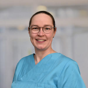 Merle Bonin Oberärztin Anästhesiologie und operative Intensivmedizin Merle Bonin Oberärztin Anästhesiologie und operative Intensivmedizin