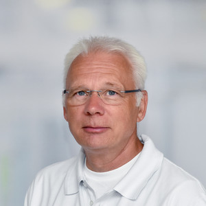Portrait Axel Röber, Leitender Arzt Radiologie im Albertinen Krankenhaus, Team, Albertinen Zentrum für Radiologie, Hamburg-Schnelsen, Hamburg-Volksdorf Portrait Axel Röber, Leitender Arzt Radiologie im Albertinen Krankenhaus, Team, Albertinen Zentrum für Radiologie, Hamburg-Schnelsen, Hamburg-Volksdorf