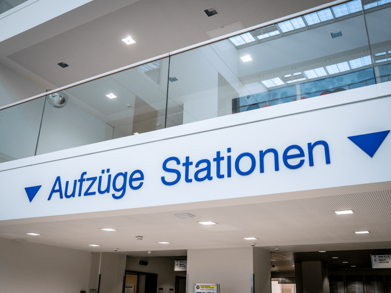 Eingangsbereich und Stationen Albertinen Krankenhaus, Allgemein-, Viszeral- und Tumorchirurgie, Hamburg-Schnelsen
