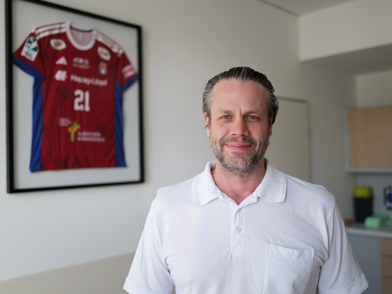 Prof. Dr. Till Orla Klatte, Chefarzt der Orthopädie und Unfallchirurgie im Albertinen Krankenhaus Hamburg, im Gespräch über Sportverletzungen und Schultermedizin im Podcast Hamburger Klinikhelden Prof. Dr. Till Orla Klatte, Chefarzt der Orthopädie und Unfallchirurgie im Albertinen Krankenhaus Hamburg, im Gespräch über Sportverletzungen und Schultermedizin im Podcast Hamburger Klinikhelden