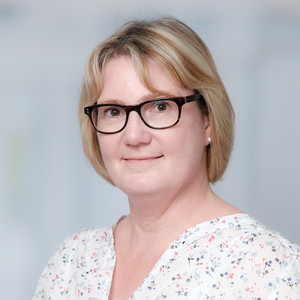 Porträt Dagmar Kreutzmann, Sekretariat des Chefarztes Unfallchirurgie, Albertinen Krankenhaus, Abteilung Unfallchirurgie Porträt Dagmar Kreutzmann, Sekretariat des Chefarztes Unfallchirurgie, Albertinen Krankenhaus, Abteilung Unfallchirurgie