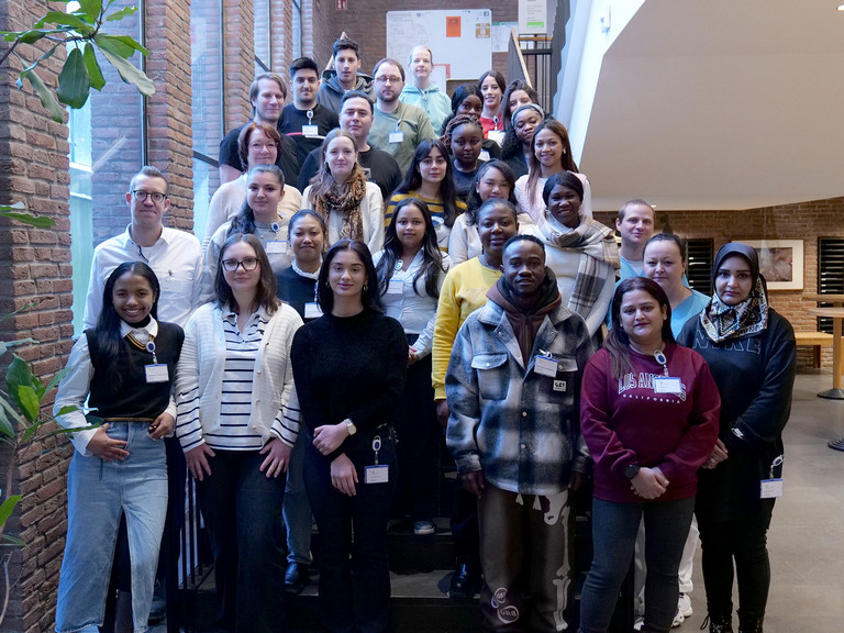 Pflegeschülerinnen und Pflegeschüler des Kurses BPA 02 2026 bei der Begrüßung im Albertinen Krankenhau Pflegeschülerinnen und Pflegeschüler des Kurses BPA 02 2026 bei der Begrüßung im Albertinen Krankenhau