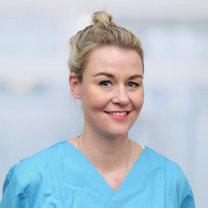 Portrait Isabell Lesse, Beleghebamme, Geburtshilfe, Hebamme, Albertinen Krankenhaus, Hamburg-Schnelsen Portrait Isabell Lesse, Beleghebamme, Geburtshilfe, Hebamme, Albertinen Krankenhaus, Hamburg-Schnelsen