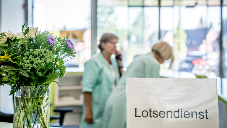 Tresen Lotsendienst - Grüne Damen - Albertinen Krankenhaus Hamburg Tresen Lotsendienst - Grüne Damen - Albertinen Krankenhaus Hamburg