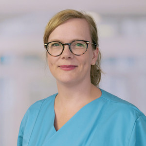 Portrait Dr. Anne Mecklenburg, Oberärztin Anästhesiologie und Intensivmedizin, Albertinen Krankenhaus Portrait Dr. Anne Mecklenburg, Oberärztin Anästhesiologie und Intensivmedizin, Albertinen Krankenhaus