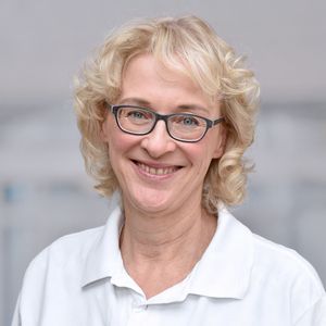 Dr. med. Claudia Schröder Oberärztin Innere Medizin - Albertinen Krankenhaus Hamburg Dr. med. Claudia Schröder Oberärztin Innere Medizin - Albertinen Krankenhaus Hamburg