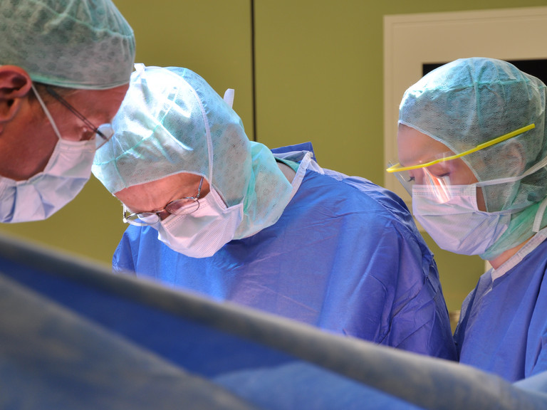 Team in Operationssaal Allgemein-, Viszeral- und Tumorchirurgie, Dr. Thies Daniels, Albertinen Krankenhaus, Hamburg-Schnelsen