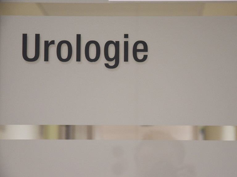 Bereichsschild Urologie und Uroonkologie, Zweitmeinung, Albertinen Zentrum für roboterassistiertes Operieren, Albertinen Krankenhaus, Hamburg