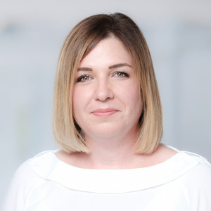 Porträt Andrea Niewandt Sekretariat des Chefarztes Unfallchirurgie, Albertinen Krankenhaus, Abteilung Unfallchirurgie Porträt Andrea Niewandt Sekretariat des Chefarztes Unfallchirurgie, Albertinen Krankenhaus, Abteilung Unfallchirurgie